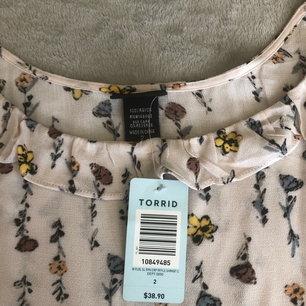 Floral ruffles tank top - Picture 2 of 3